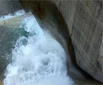 岐阜県大野郡白川村にある『白水ダム(電源開発㈱)』
