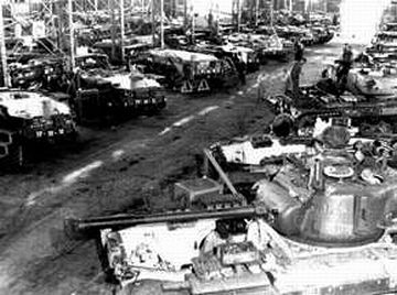 米軍戦車の修理工場(東京・昭和25年)