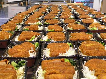 1人で食べていくのは、カツカツだよな