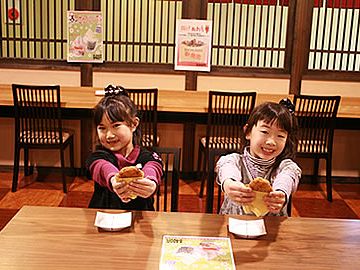 飲食コーナーもあります