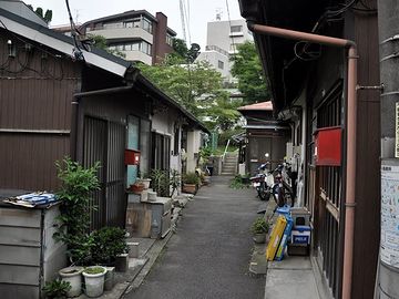 どこだと思います? なんと! 東京都港区元麻布です。