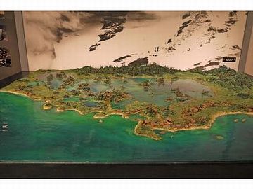 浅い海に、たくさんの島が浮いてる