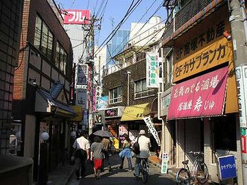 2Fにある『カサブランカ』って、何の店でしょう?