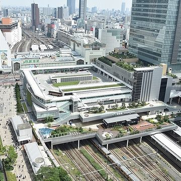 高速バスターミナルの『バスタ新宿』