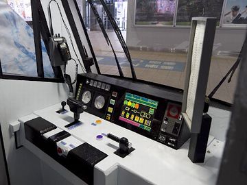 運転台まで再現されてます