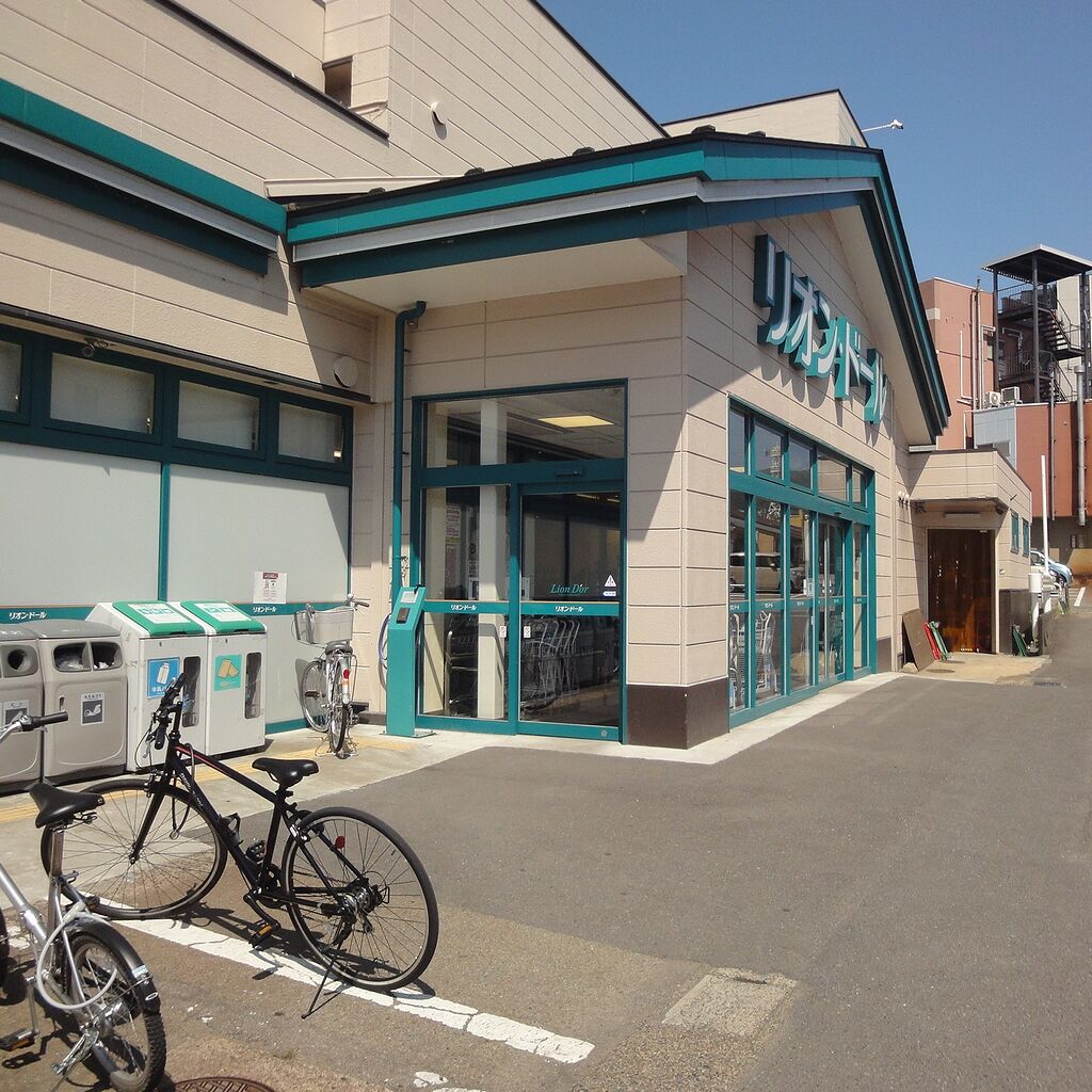 入口はこっちか