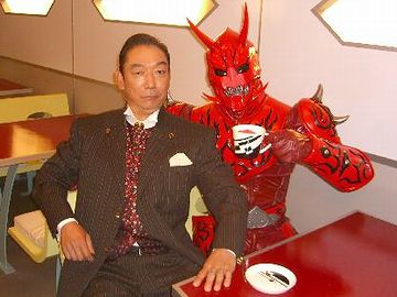 石丸謙二郎。向かって左の方です。