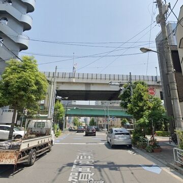 川を渡る前の隅田川大橋