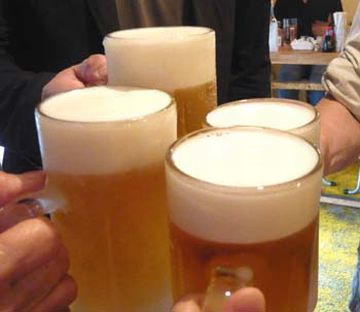 居酒屋に入ったら、まずはビールでしょ