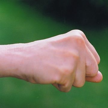 Bを飛ばしてCをしようとして、女房に殴られました