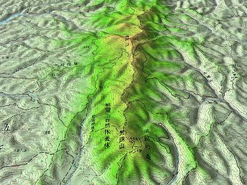 右は、津軽半島の脊梁をなす梵珠山地