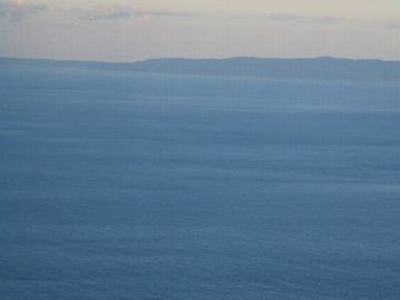 日本海タワーからは佐渡ヶ島まで見えるんだよ