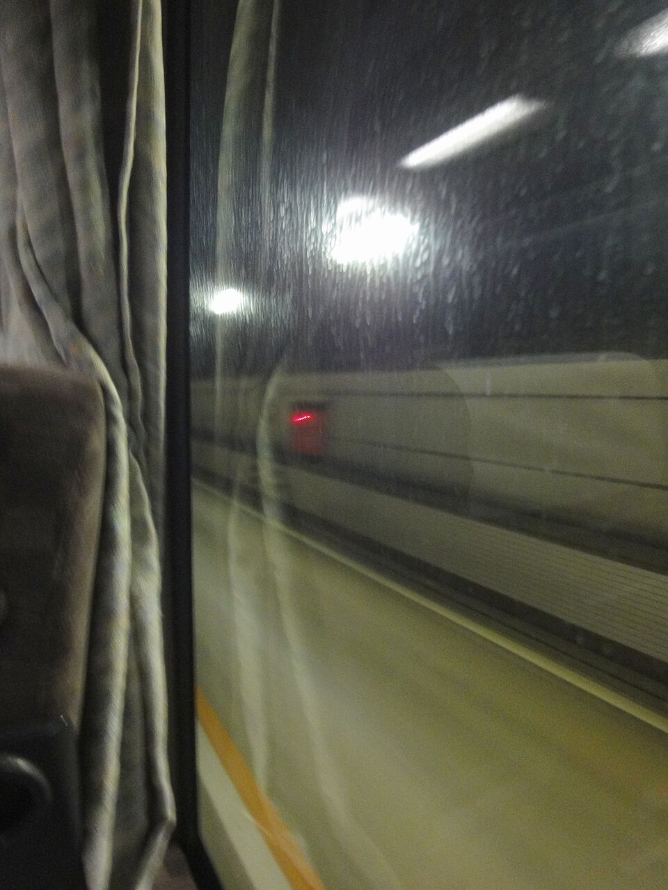 トンネル