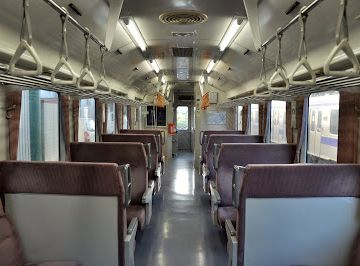 おー、今度は見事にボックス席ですな
