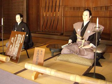 可哀想だと思いつつ、役人に知らせたんでしょう