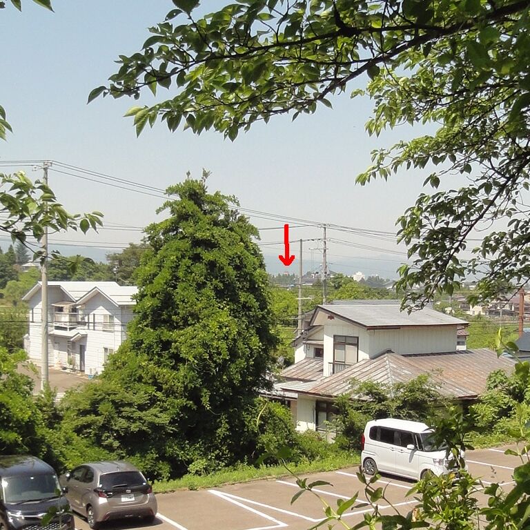 最初の写真にも、ごく小さく写ってました