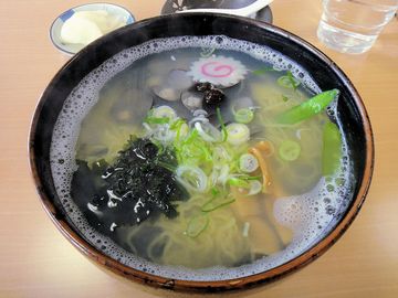 こちら、“しじみラーメン”になります