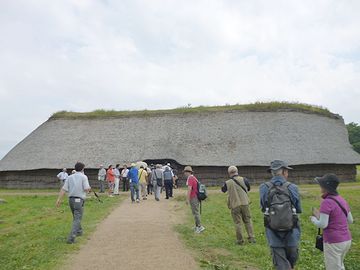 大型竪穴式住居内部