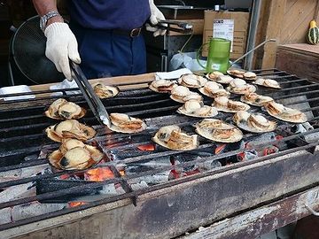 たまになら、ホタテを焼いて売ってもいいぞ