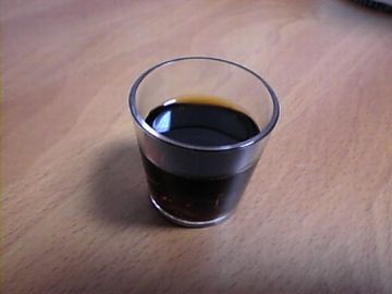 養命酒は、小ちゃいコップで飲むんだよ