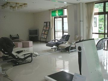 お風呂を上がられたら、ボディソニックなどリラックス機器のある休憩ホールでおくつろぎください