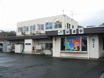 表側なのか裏側なのか、よーわからん駅です