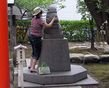 外に出てる高麗犬は、1995年に作られたもの