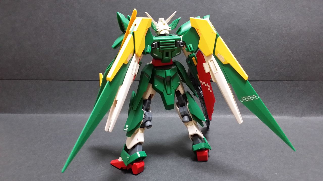HGBF ガンダムフェニーチェリナーシタ : かっこいいポーズで撮りたい