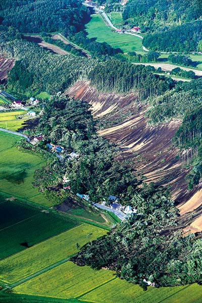 北海道地震震度7厚真町土砂崩れ9.06