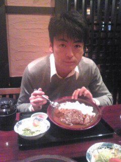藤真秀 カツカレーを食す 三木プロ スタッフブログ 藤真秀 カツカレーを食す 三木プロ スタッフブログ