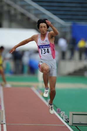 三段跳 のコツ 練習 楽しみ方 梶川洋平 陸上競技界の発展に貢献するm k 三段跳 のコツ 練習 楽しみ方 梶川洋平 陸上競技界の発展に貢献するm k