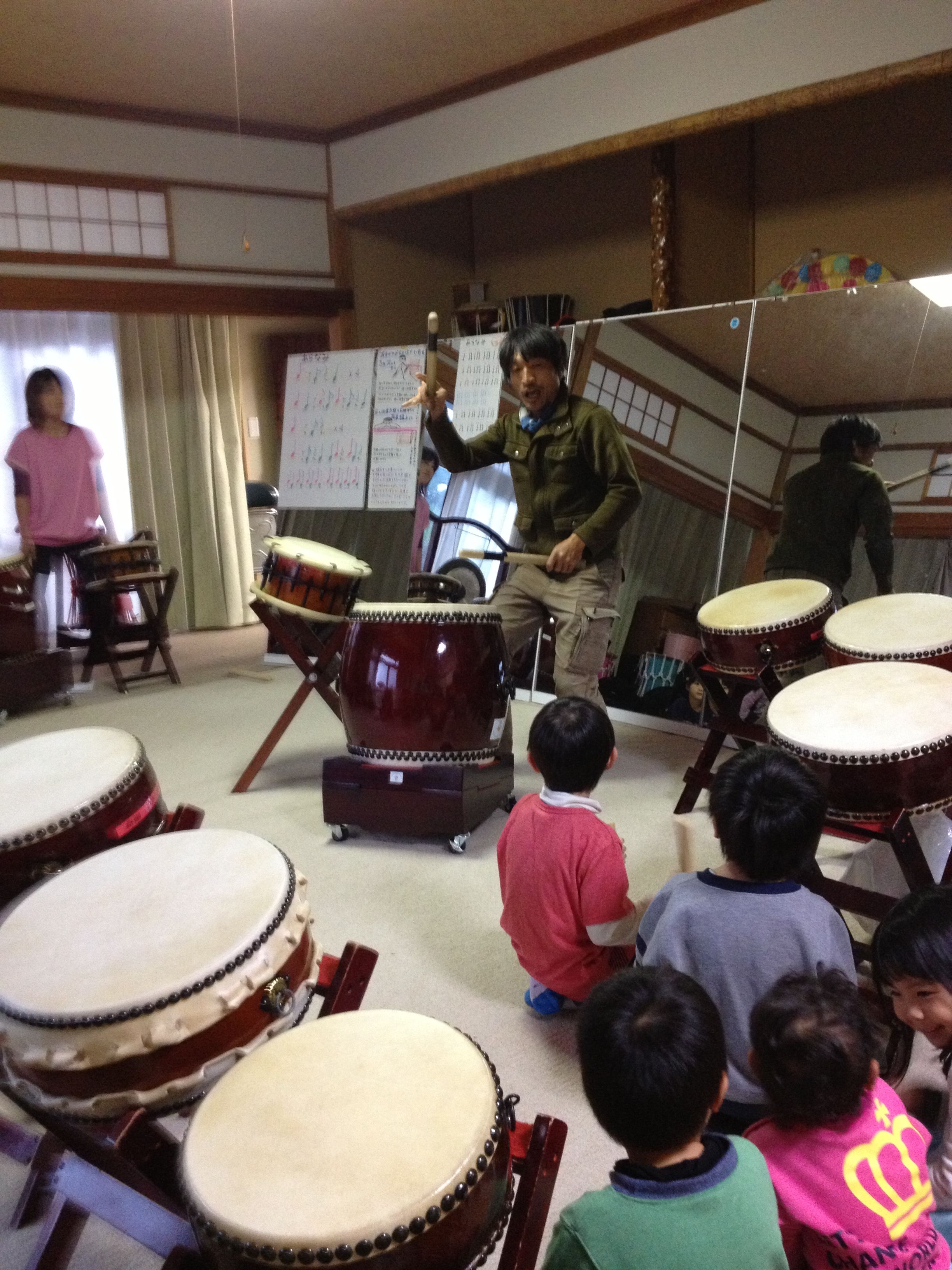 内子米屋 五郎保育園でチャリ太鼓 ちびっこ和太鼓サークル 和奏 わかな