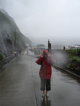 雨の中で