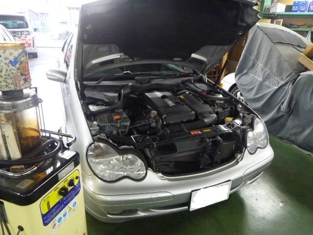 W3 C180コンプレッサー エンジンオイル交換 それと急に車が満タン入庫に 株式会社小田オートの車屋日記