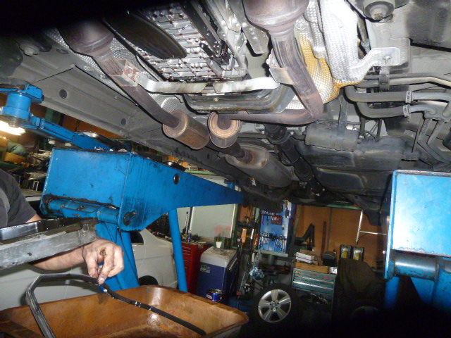 ベンツ ｗ６３９ ｖ３５０ 異音 スピーカー音割れ エアコン風出ず リアワイパー不良 車検 株式会社小田オートの車屋日記