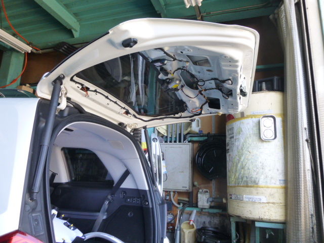 ベンツ アメリカ並行 ｘ１６４ ｇｌ５５０ バックドア閉まらない スペアキー作成 株式会社小田オートの車屋日記