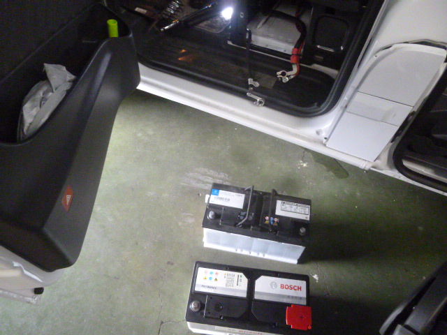 ベンツ ｗ６３９ ｖ３５０ 異音 スピーカー音割れ エアコン風出ず リアワイパー不良 車検 株式会社小田オートの車屋日記