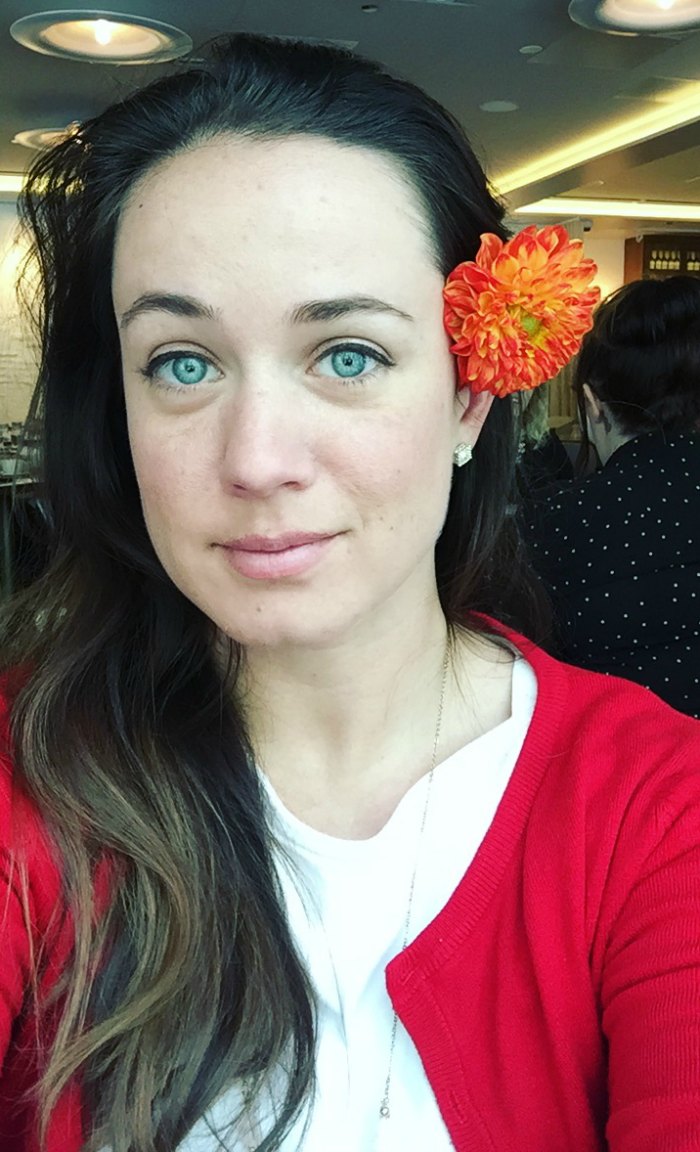  selfie với cắm hoa 
