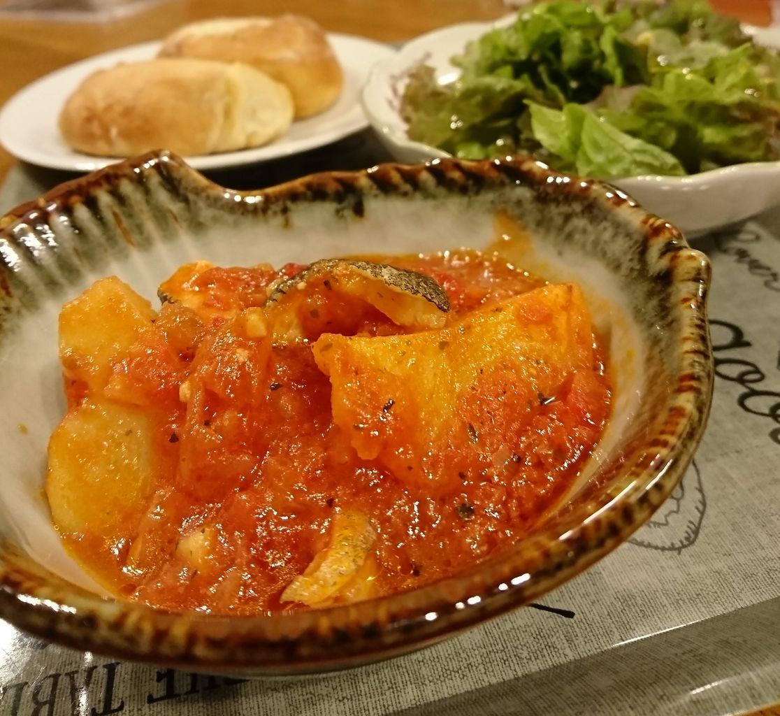 塩タラとじゃがいものトマト煮 パンの日 ミクぽんのご飯記録