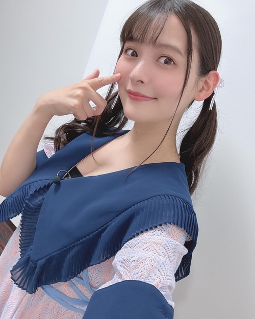 【朗報】声優・上坂すみれさん　私服でもムチムチ谷間を見せつけるｗ