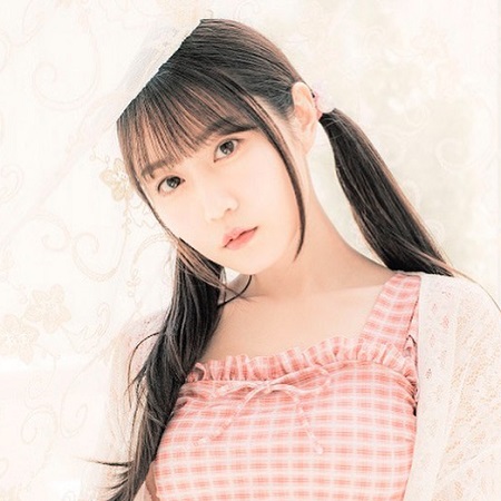 【朗報】声優・小倉唯ちゃん、えちえちなおへそを見せてしまうwww
