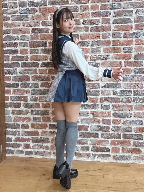 【画像】上坂すみれ(33)「あたしでシコシコしてぇ～ん❤」ﾐﾆｽｶﾌﾘﾌﾘｯ❤