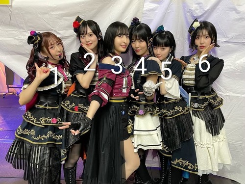 【画像】お前らは絶ッッッ対”2″を選ぶ女性声優の集合写真見つけたｗｗｗｗ