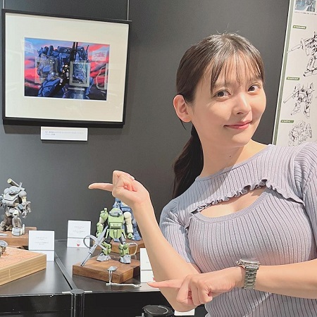 【画像】上坂すみれさん、胸元の開いたニットでアピールwww