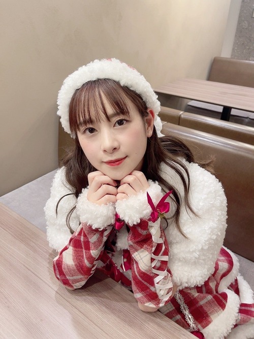 【画像】声優の前田佳織里さん、エチエチサンタコスを披露!!!