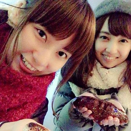 【朗報】小宮有紗さんと伊波杏樹さん、靴下が偶然オソロになるw