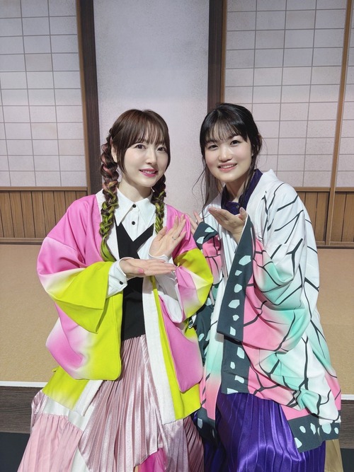 【朗報】花澤香菜・早見沙織「鬼滅の刃のコスプレしたよー(パシャ)」
