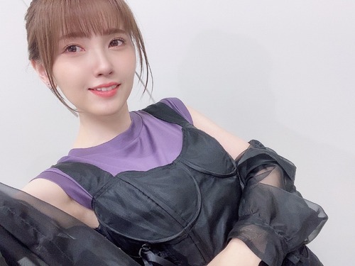 【朗報】人気声優・鬼頭明里さんの腋ちらサービスwwww