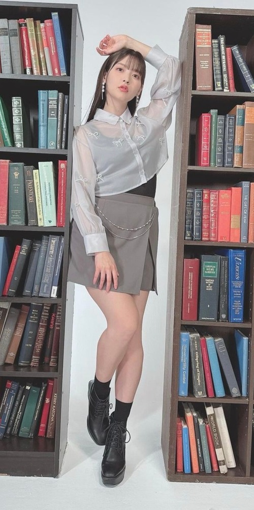 【画像】声優の上坂すみれさん、ミニスカ美脚ショットを披露！！！