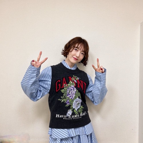 【画像】声優・花澤香菜、新ヘアで雰囲気ガラリ「大人っぽい」と話題